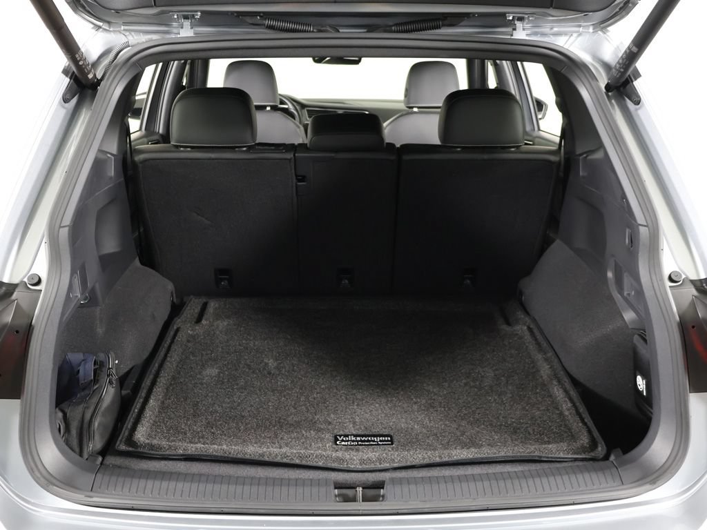 Used 2024 Volkswagen Tiguan SE R-Line AWD/4WD image 20