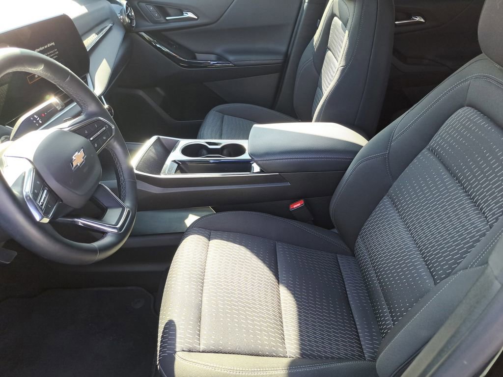 Certified 2025 Chevrolet Equinox LT FWD image 17
