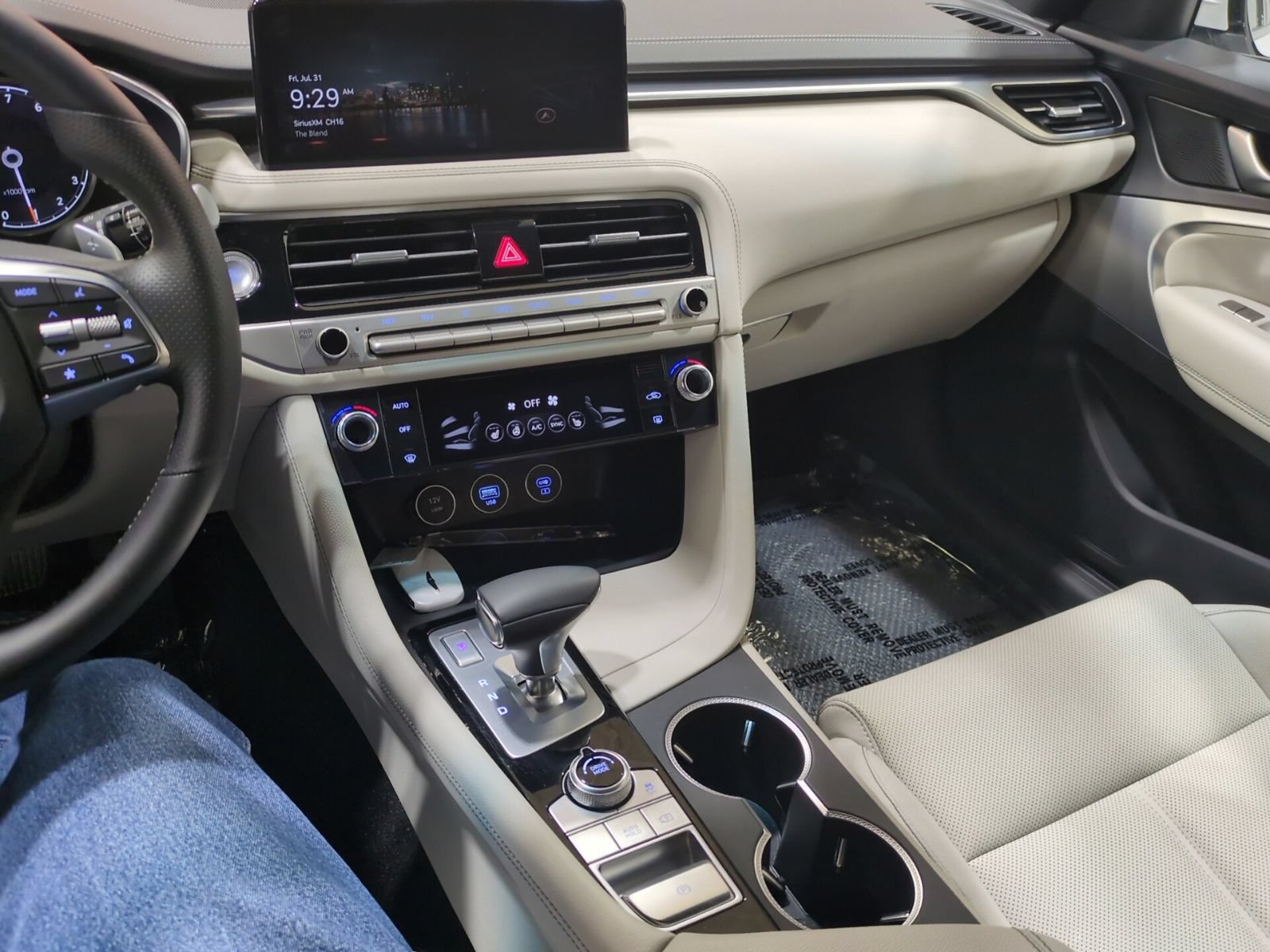 Used 2025 Genesis G70 2.5T AWD/4WD image 25