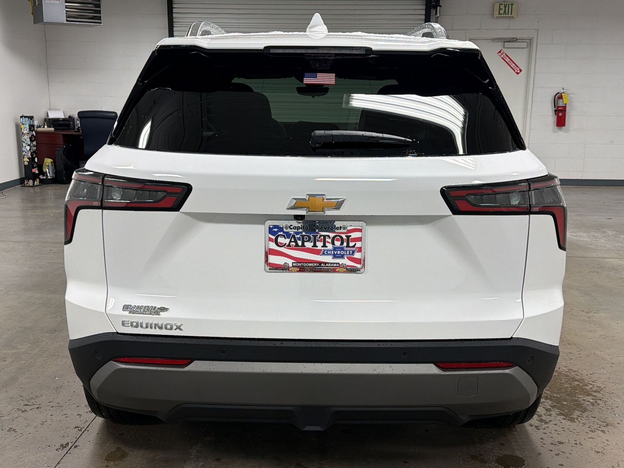 New 2026 Chevrolet Equinox LT w/ Convenience Package II FWD image 9