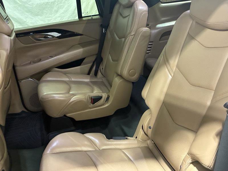Used 2018 Cadillac Escalade Platinum AWD/4WD image 20
