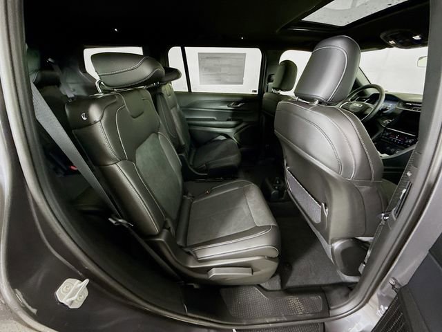 Used 2025 Jeep Grand Cherokee L Altitude image 28