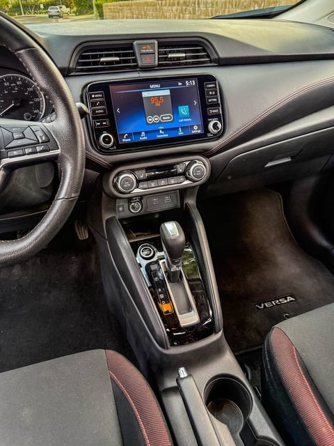 Used 2024 Nissan Versa SR FWD image 7