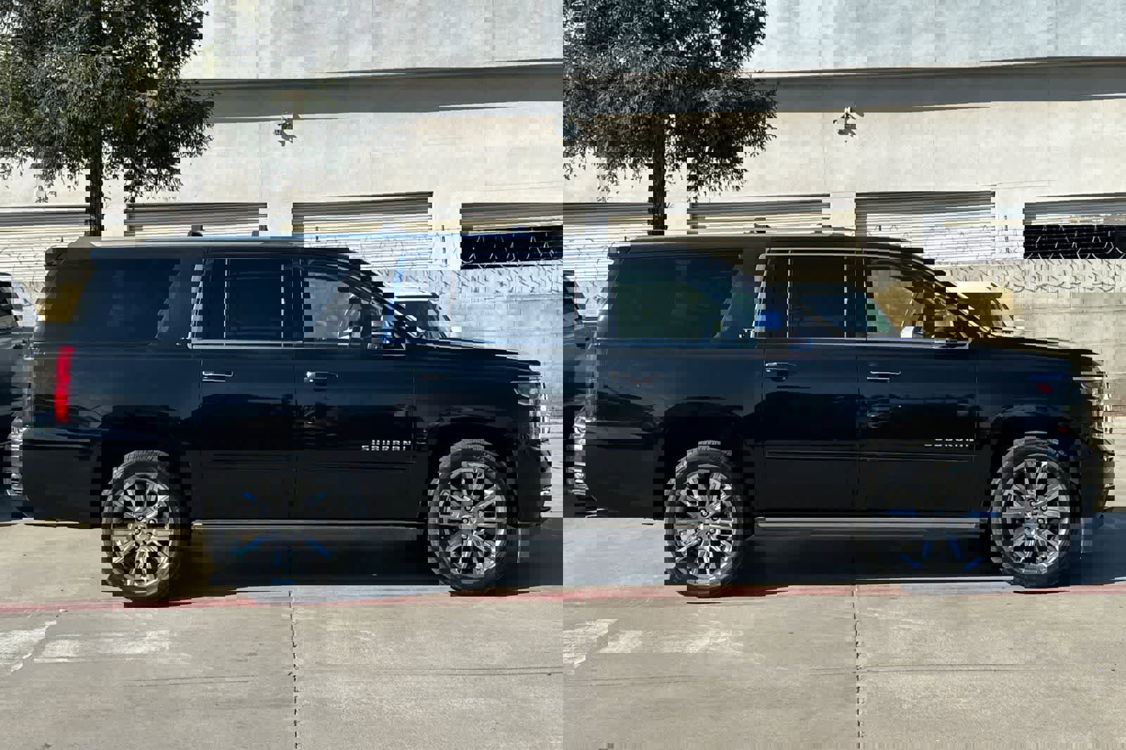 Used 2016 Chevrolet Suburban LTZ image 9