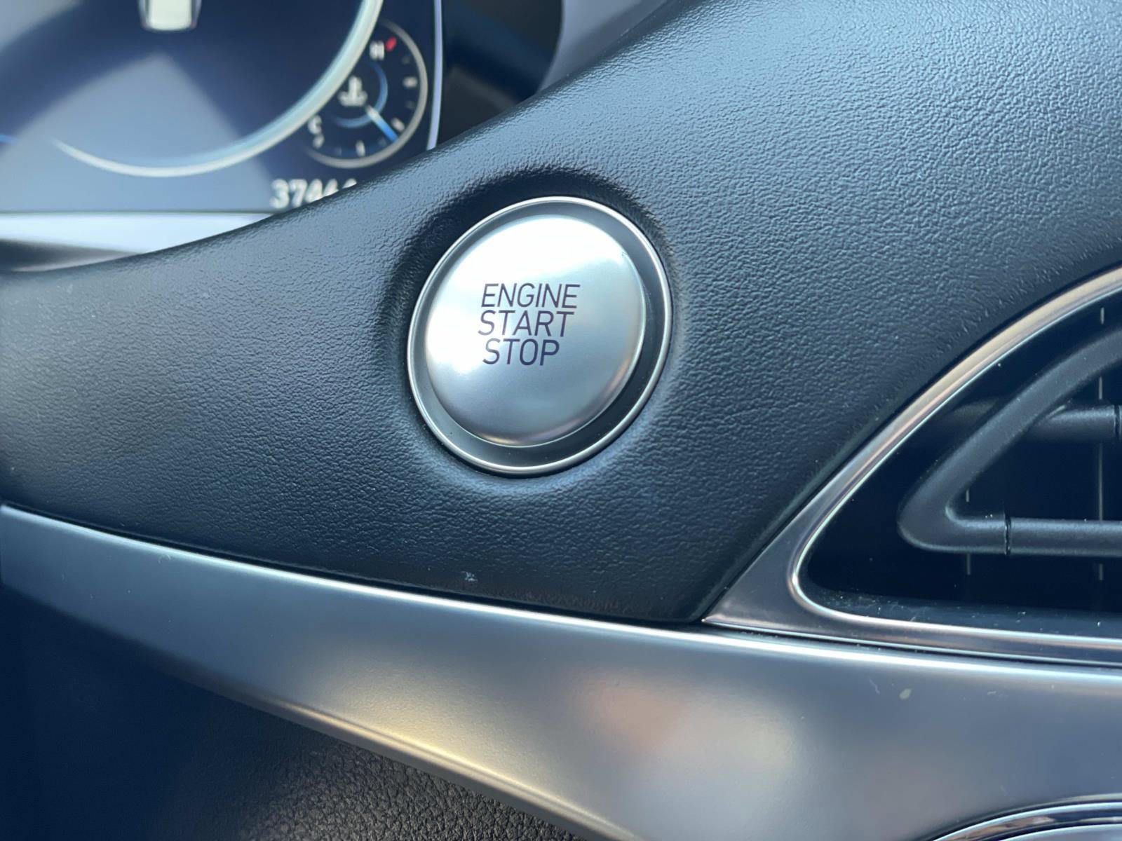 Certified 2022 Hyundai Palisade Limited w/ Cargo Package image 17