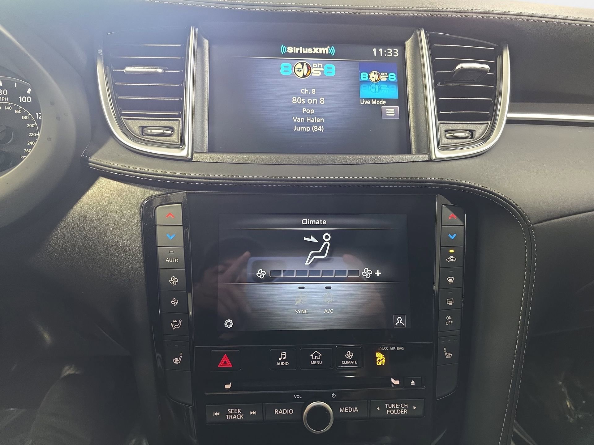 Certified 2025 INFINITI QX50 Luxe w/ Accent Package image 20