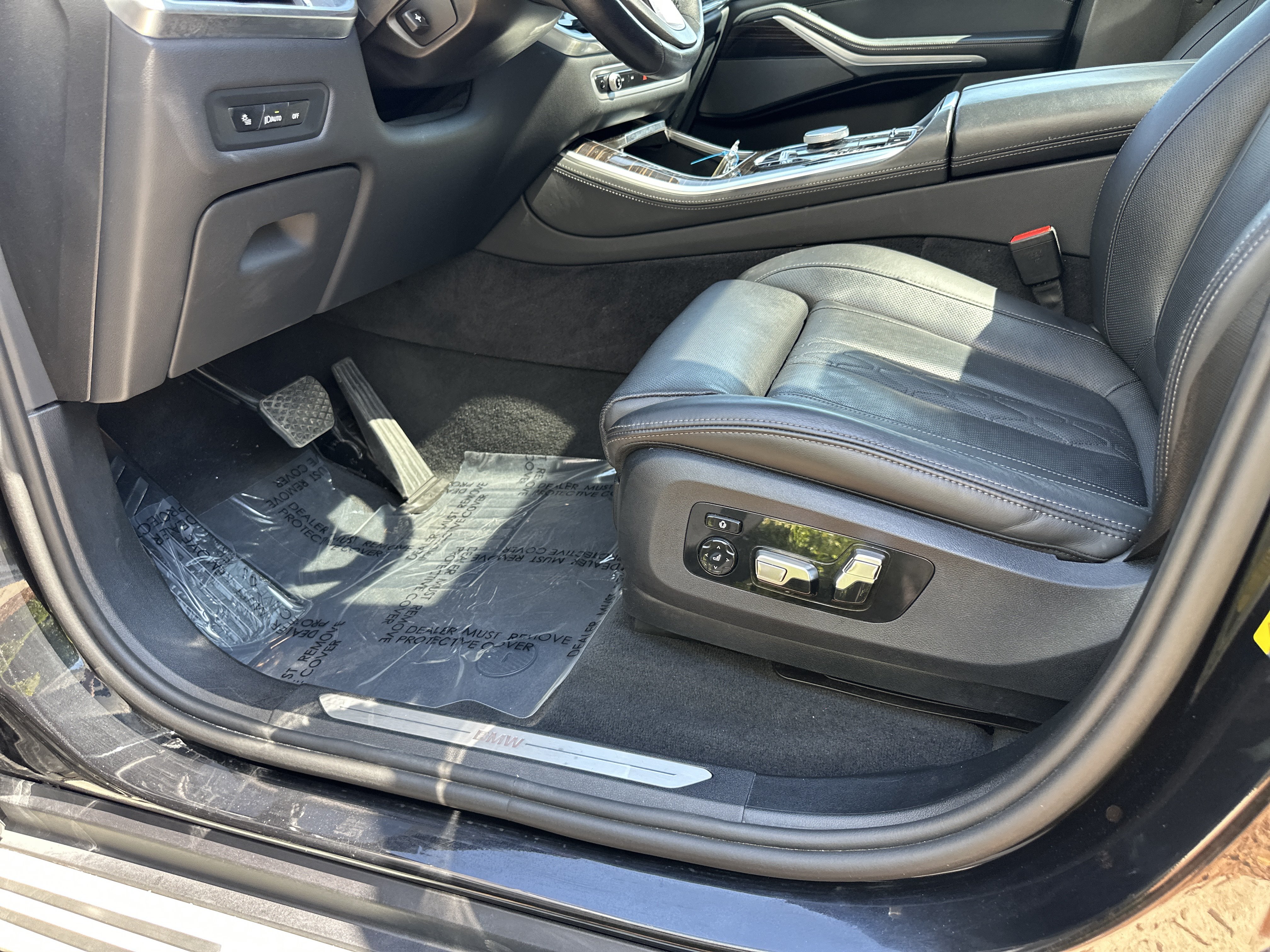 Used 2025 BMW X5 xDrive50e AWD/4WD image 17