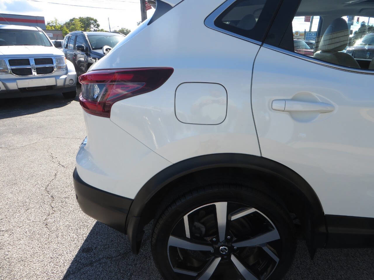 Used 2022 Nissan Rogue Sport SL w/ Premium Package image 38