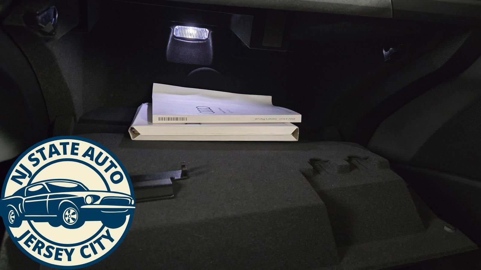 Used 2022 Audi e-tron Premium w/ Convenience Plus Package image 24