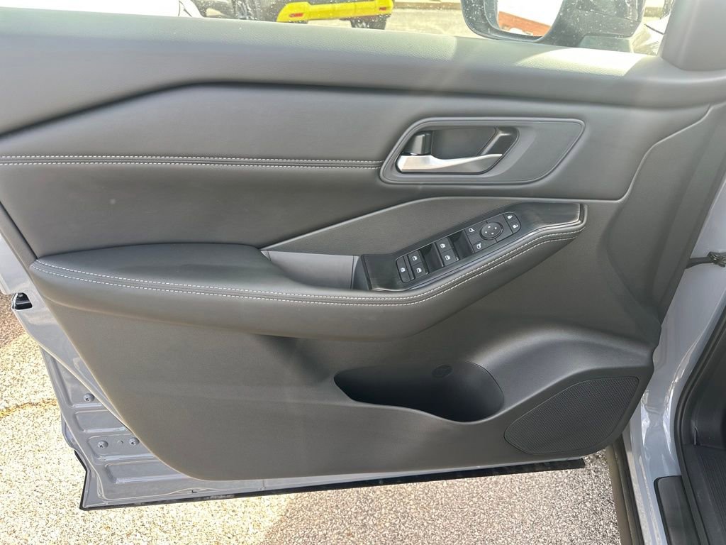 New 2026 Nissan Rogue Dark Armor image 12