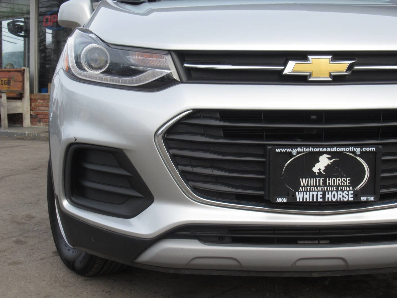Used 2019 Chevrolet Trax LT w/ LT Convenience Package image 3