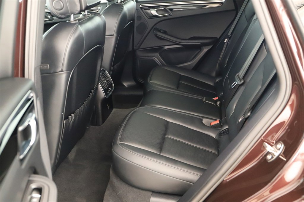 Used 2023 Porsche Macan Turbo image 27