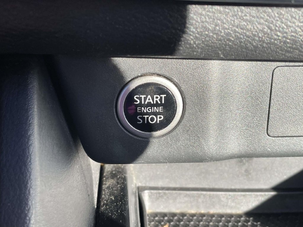 Used 2021 Nissan Rogue SV AWD/4WD image 27