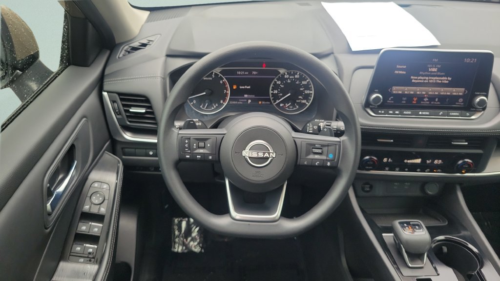 Used 2024 Nissan Rogue SV FWD image 11