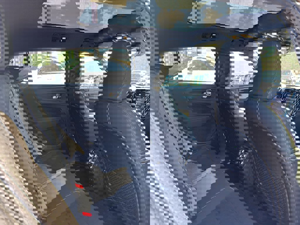 Certified 2023 Volvo C40 P8 Recharge Ultimate image 18