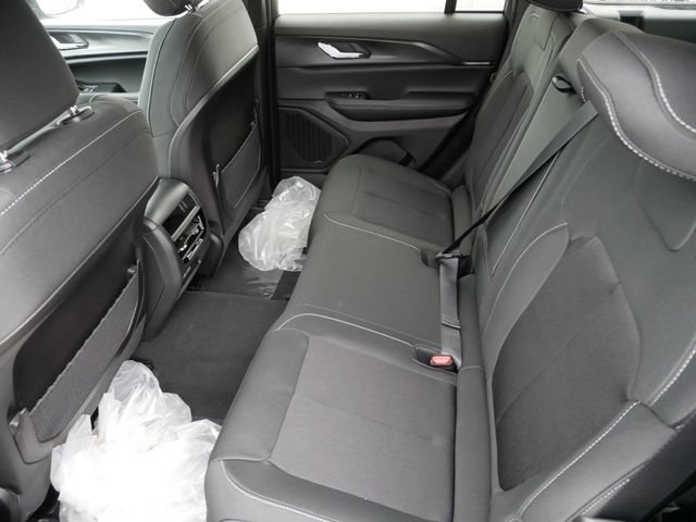 New 2026 Jeep Grand Cherokee Laredo w/ Trailer Tow Package image 12