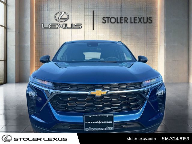 Used 2024 Chevrolet Trax LS FWD image 2