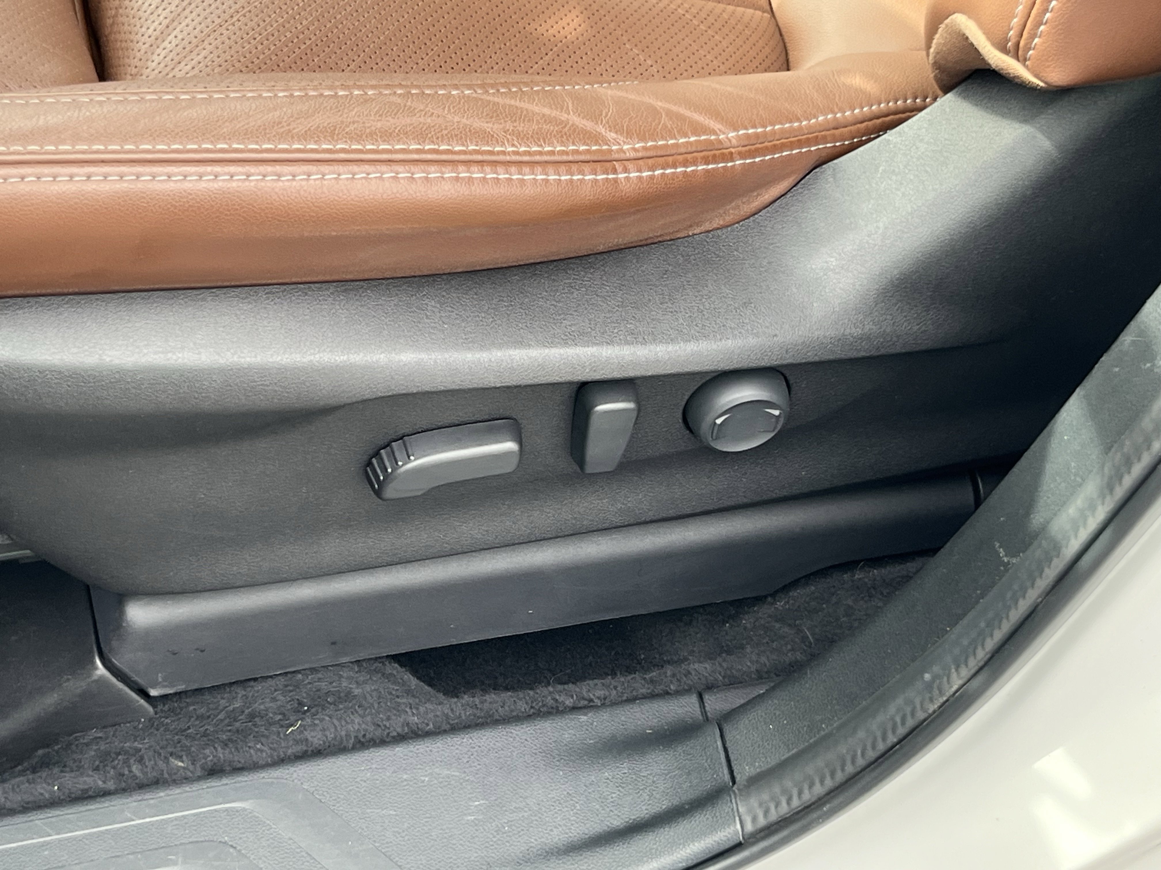 Used 2022 Subaru Ascent Touring w/ Popular Package #2A image 19