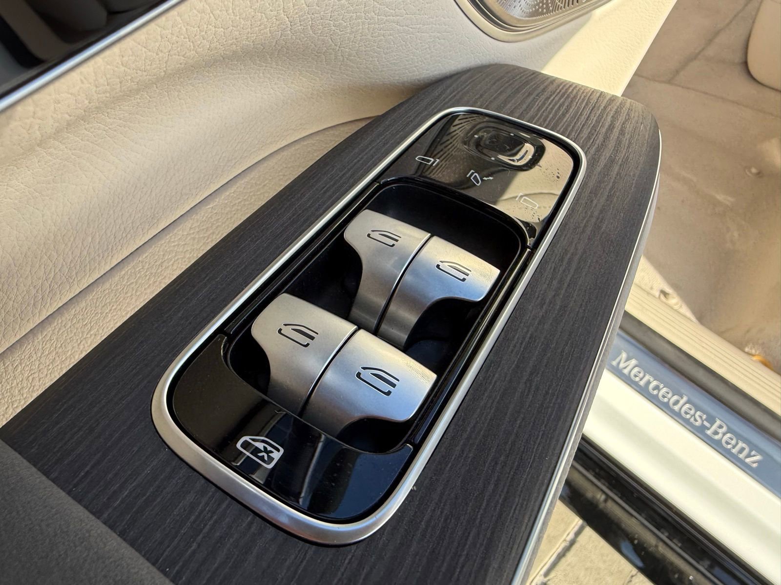 New 2026 Mercedes-Benz EQS 550 4MATIC SUV image 15