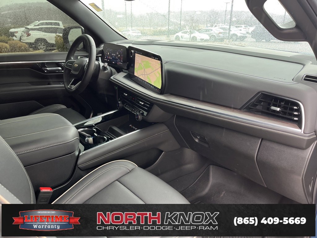 Used 2025 Chevrolet Suburban Premier image 29