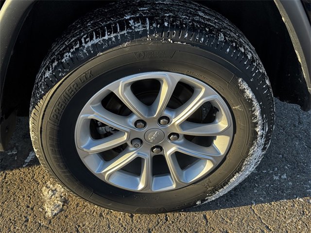 Certified 2022 Jeep Grand Cherokee Laredo X image 11