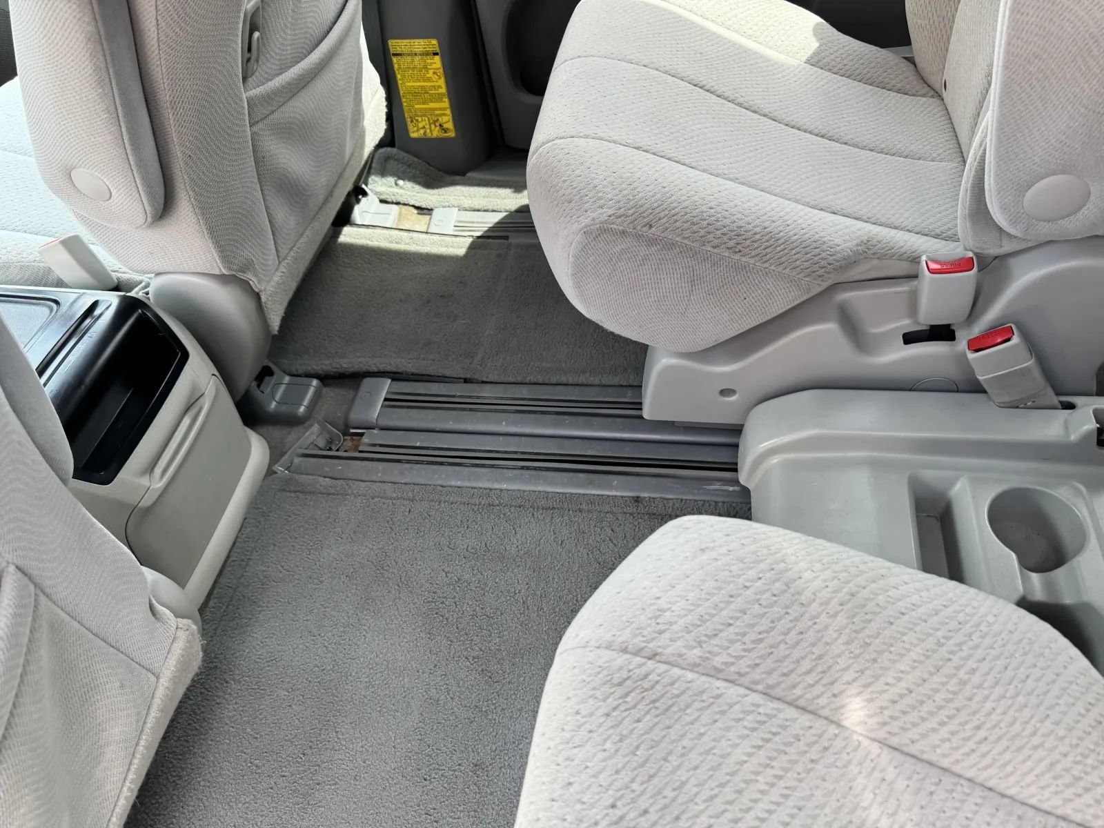 Used 2013 Toyota Sienna LE w/ Towing Pkg FWD image 32