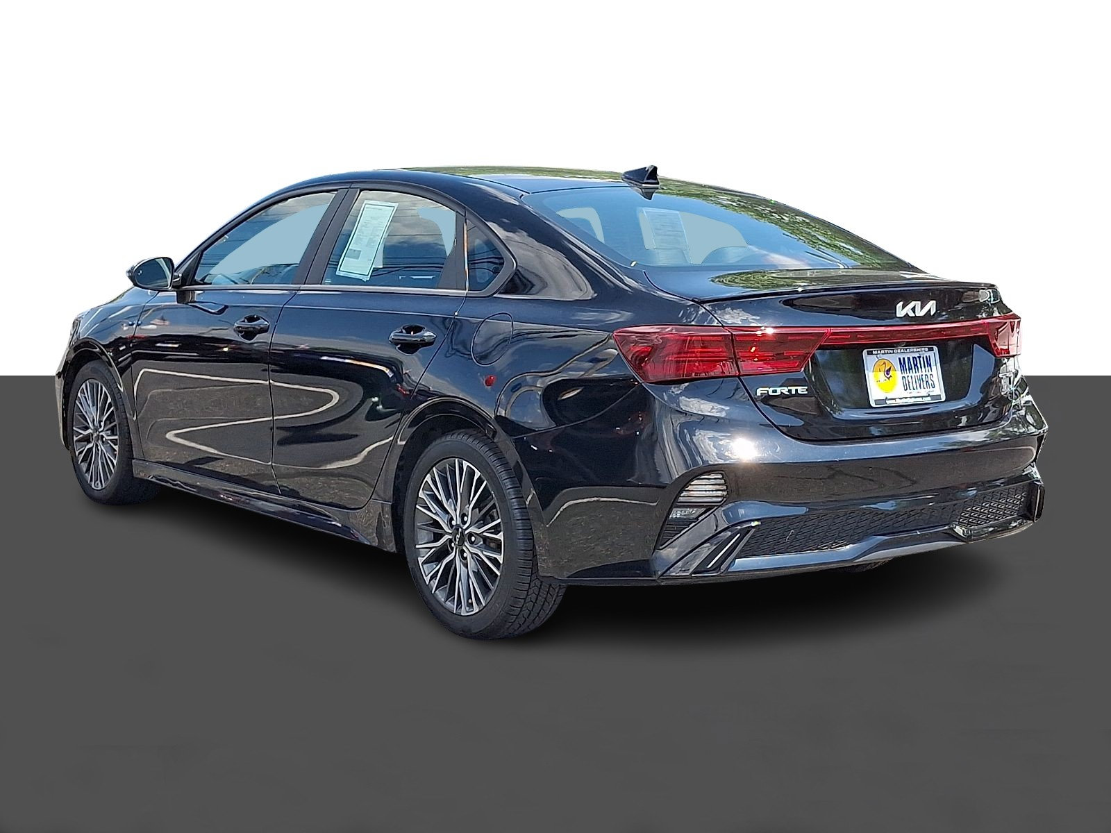 Used 2022 Kia Forte GT-Line w/ GT-Line Premium Package FWD image 4