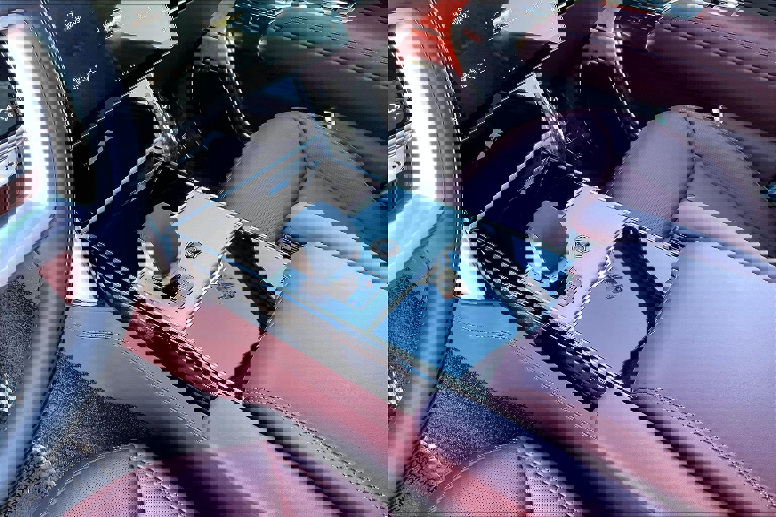 New 2026 Land Rover Range Rover Long Wheelbase Autobiography image 11