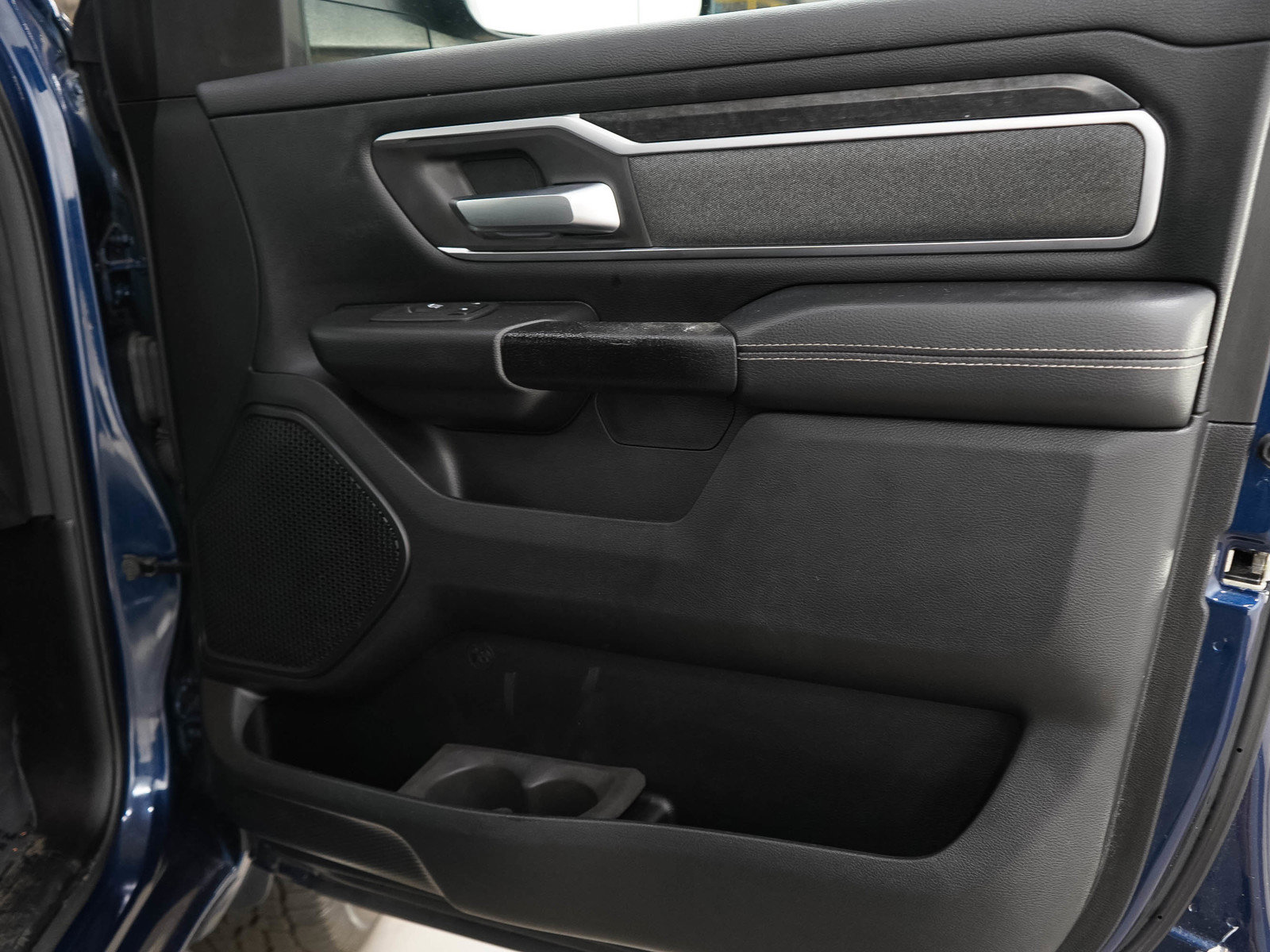 Used 2019 RAM 1500 Big Horn AWD/4WD image 9
