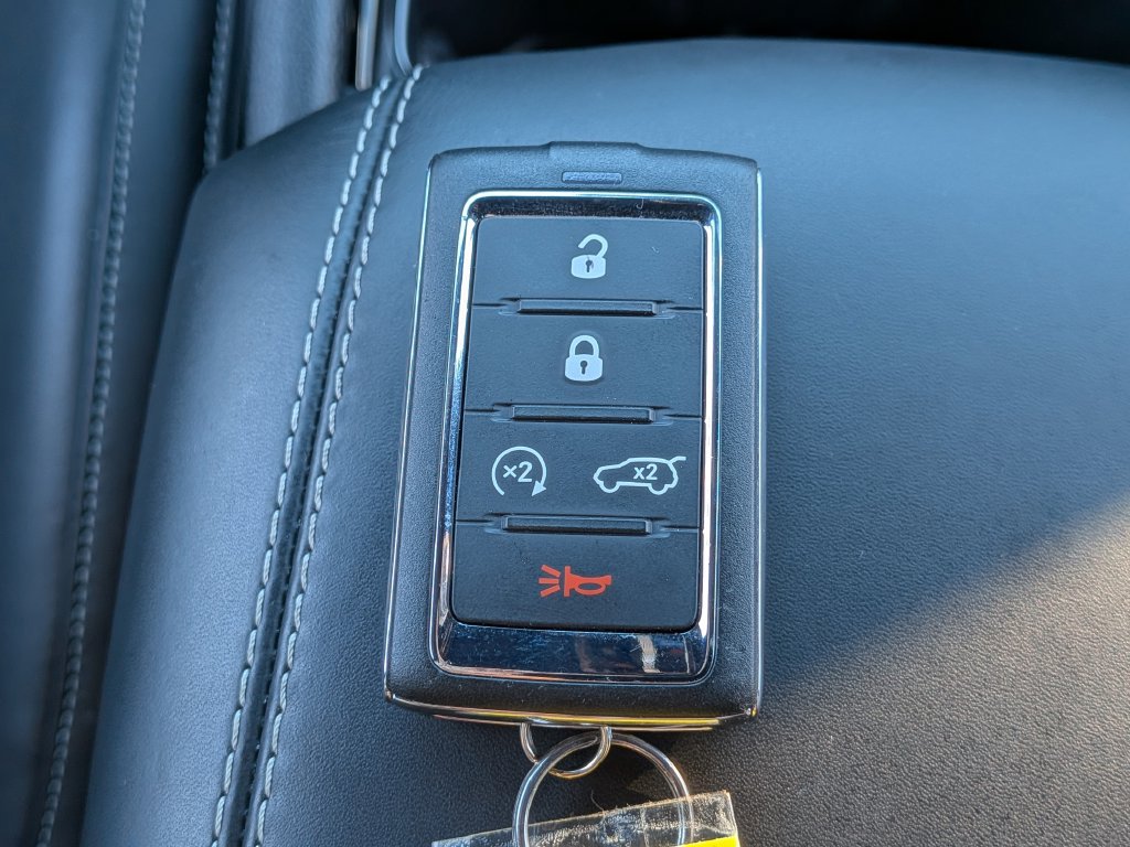 Certified 2023 Jeep Grand Cherokee Overland AWD/4WD image 36