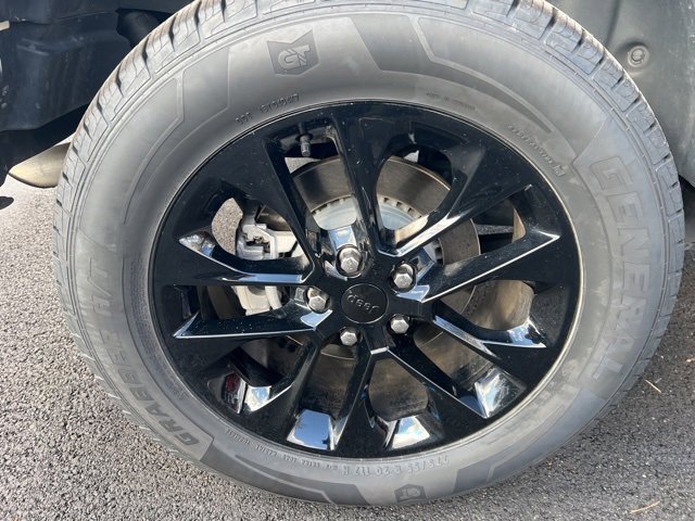 Used 2023 Jeep Wrangler Unlimited Sahara image 9