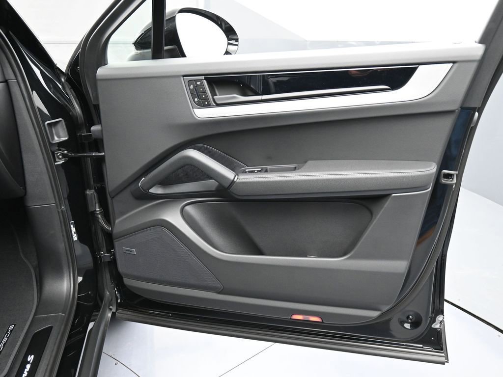 New 2026 Porsche Cayenne S image 30