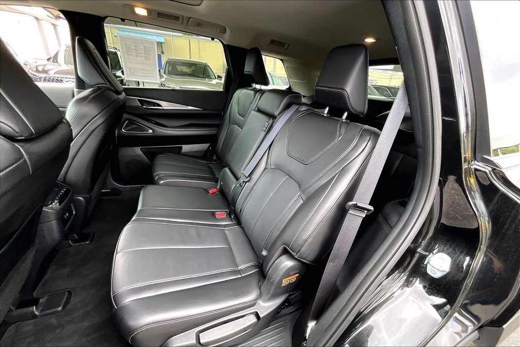 Certified 2025 INFINITI QX60 Luxe AWD/4WD image 37