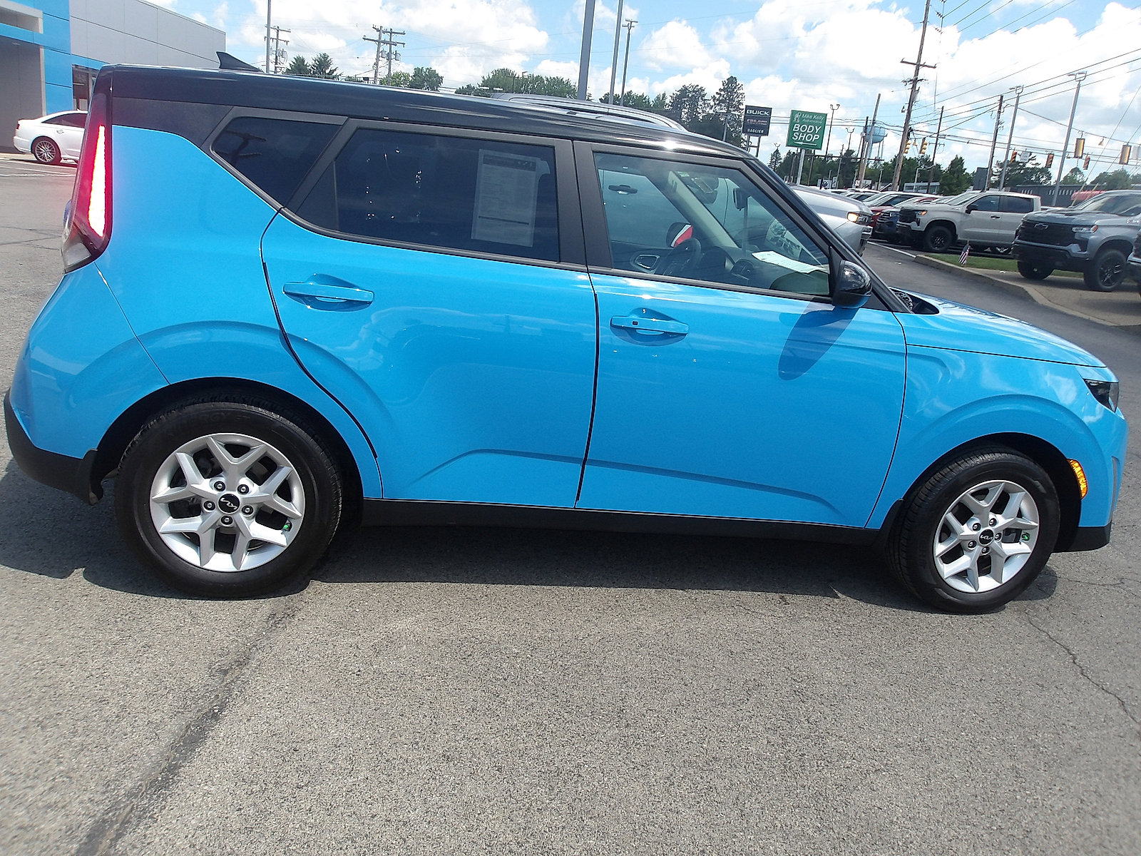 Used 2025 Kia Soul S FWD image 8
