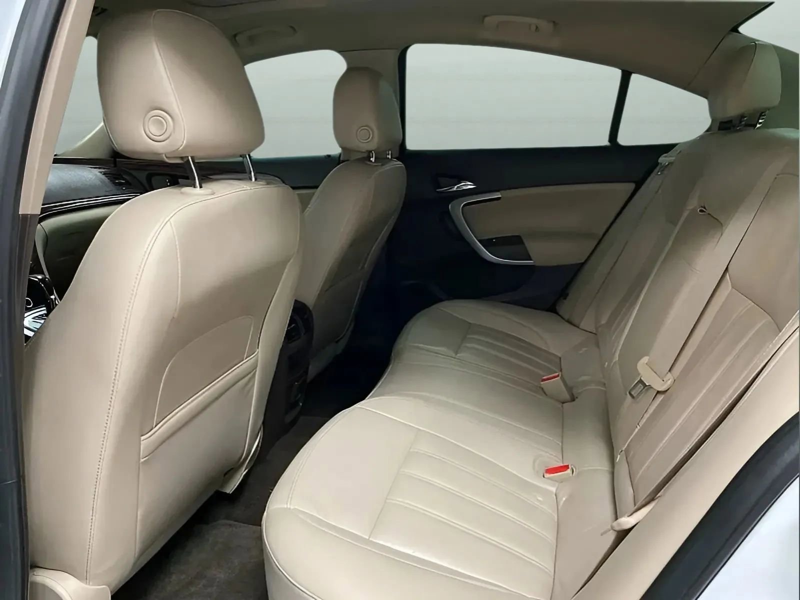 Used 2016 Buick Regal Premium w/ Driver Confidence Package #2 FWD image 11