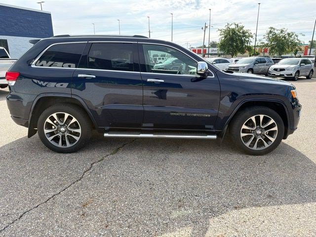 Used 2018 Jeep Grand Cherokee Overland AWD/4WD image 4