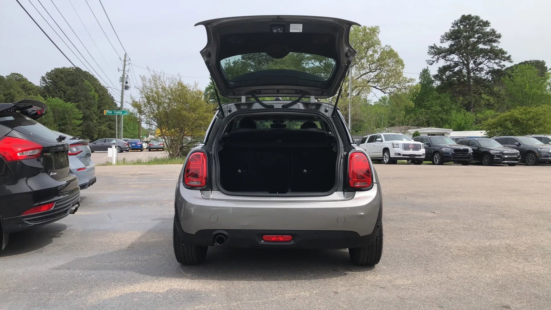 Used 2019 MINI Cooper 2-Door Hardtop image 14