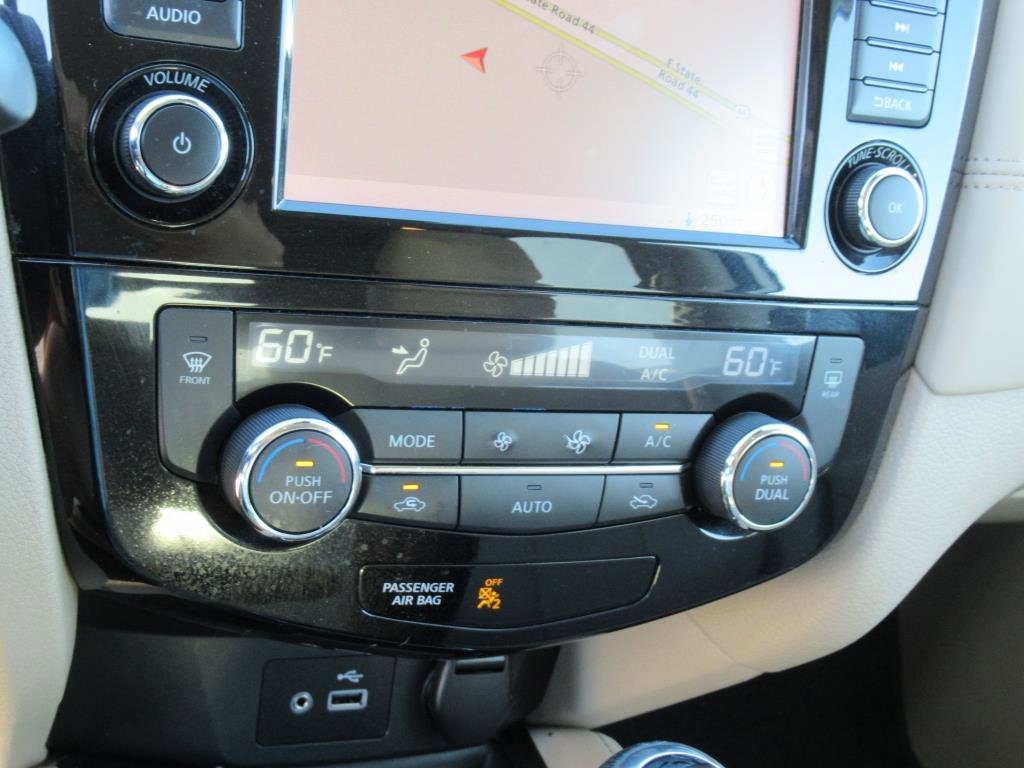 Used 2020 Nissan Rogue SL w/ Premium Package AWD/4WD image 24