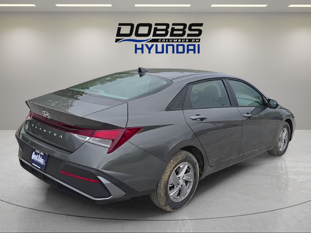 New 2026 Hyundai Elantra SE FWD image 5