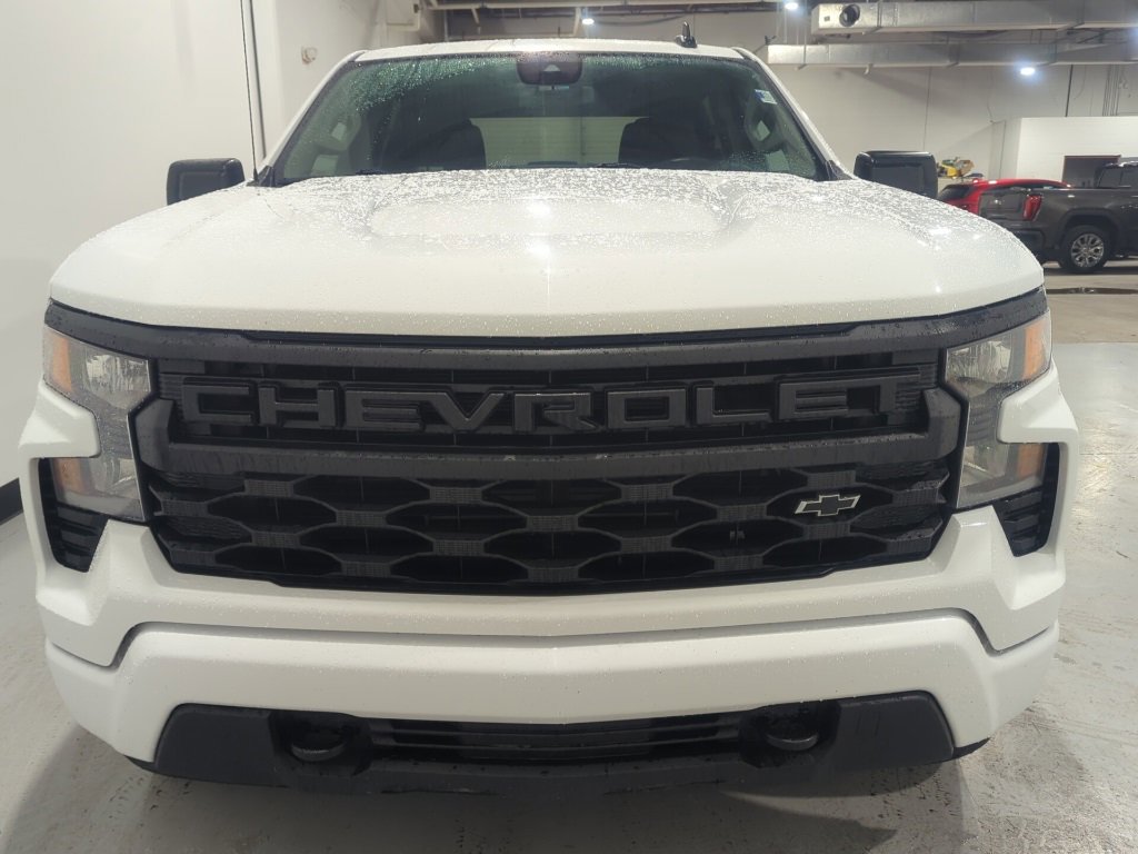Used 2022 Chevrolet Silverado 1500 Custom image 3