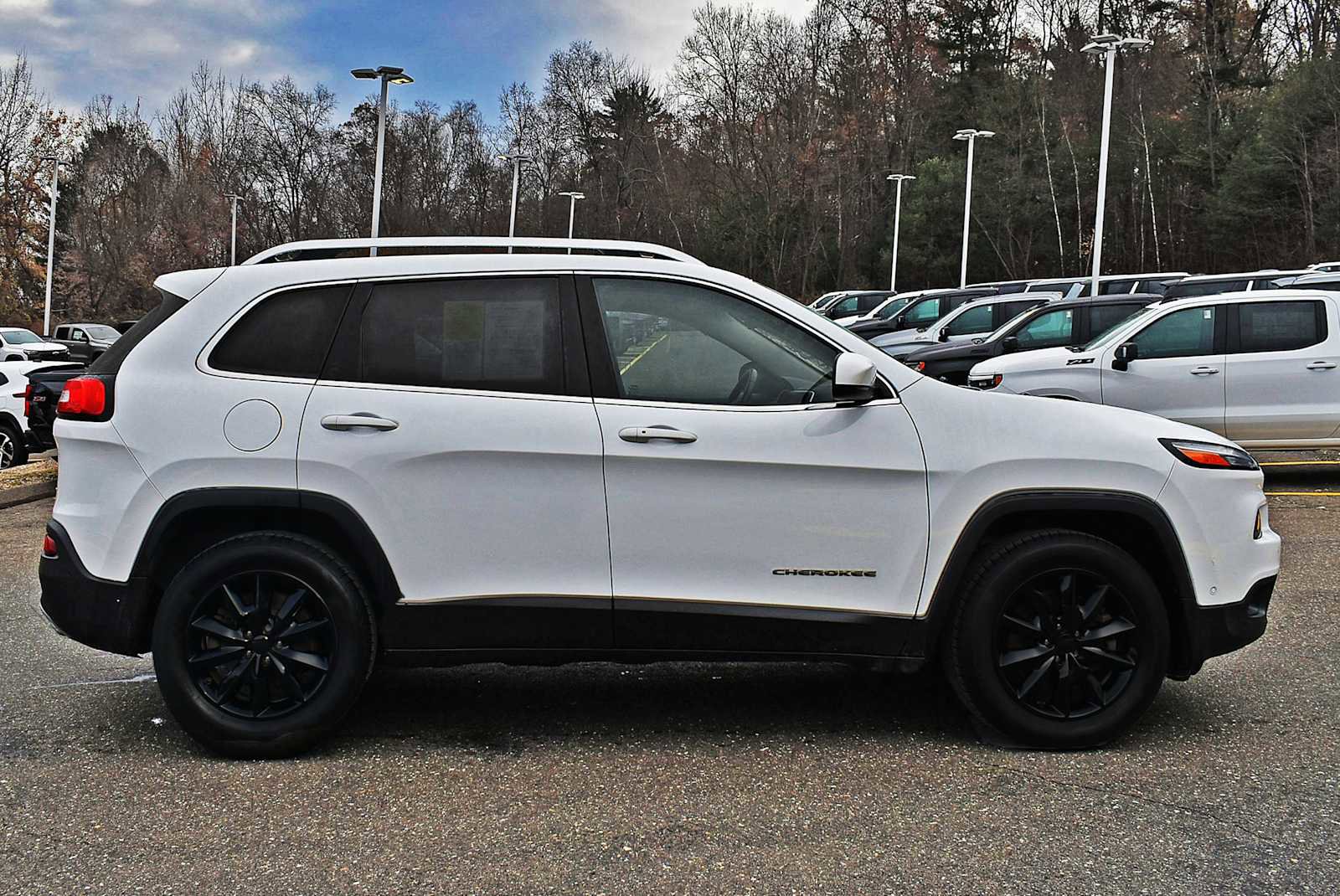 Used 2016 Jeep Cherokee Limited w/ Luxury Group image 6