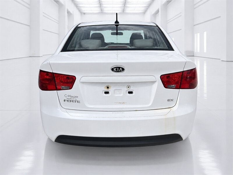 Used 2013 Kia Forte EX FWD image 4