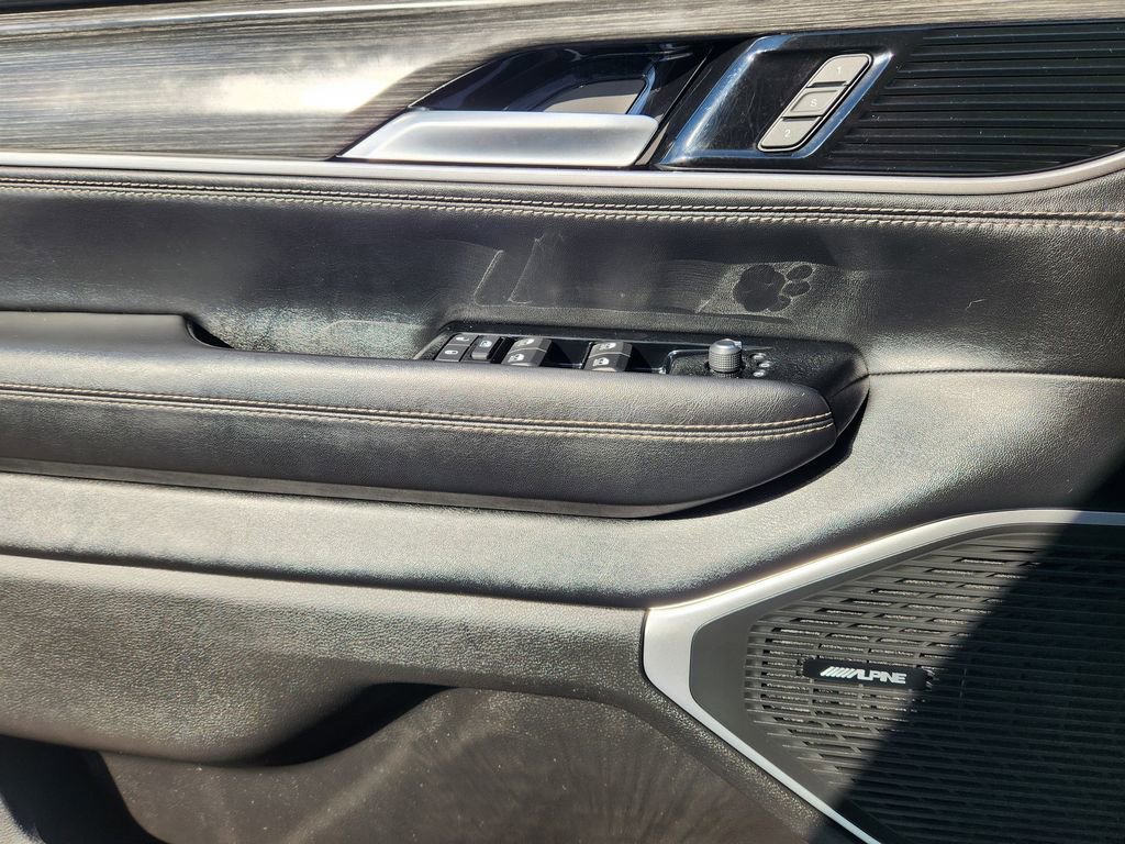 Used 2024 Jeep Wagoneer Series II w/ Flexible Seating Group image 24