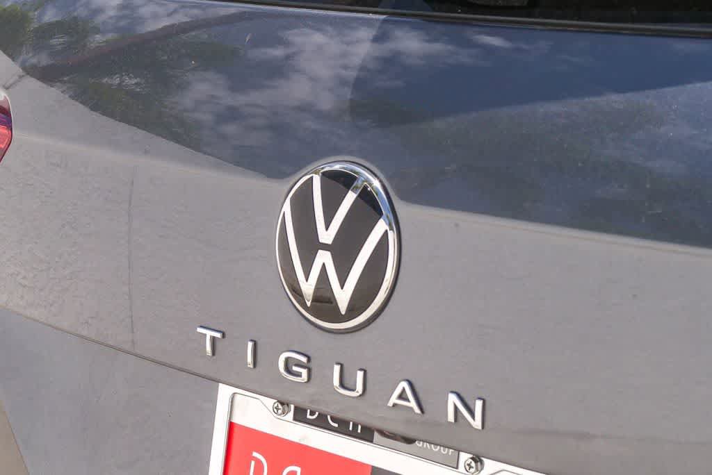 Used 2024 Volkswagen Tiguan SE R-Line FWD image 11
