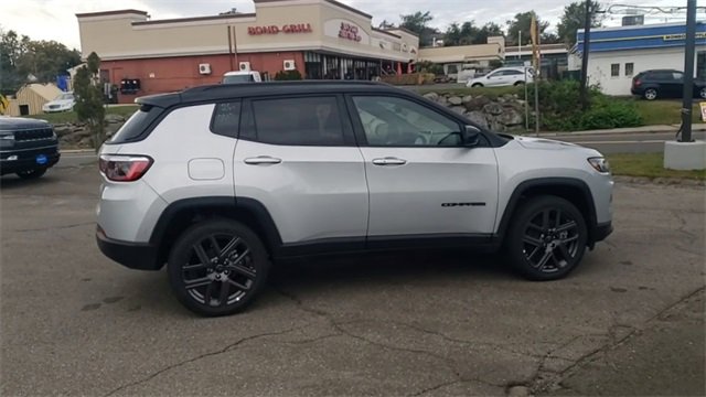 New 2026 Jeep Compass Limited image 9