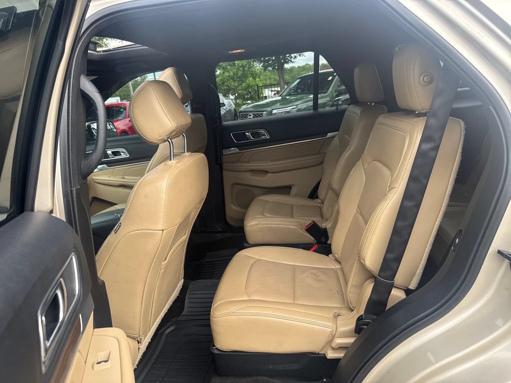 Used 2017 Ford Explorer Limited w/ Equipment Group 301A FWD image 25