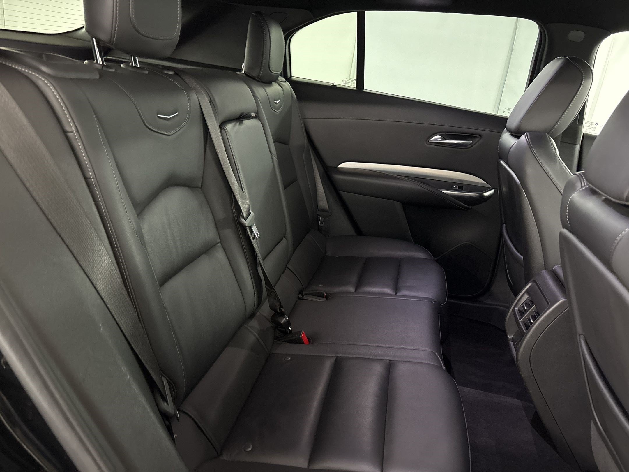 Used 2022 Cadillac XT4 Premium Luxury w/ Safety Alert Package AWD/4WD image 30
