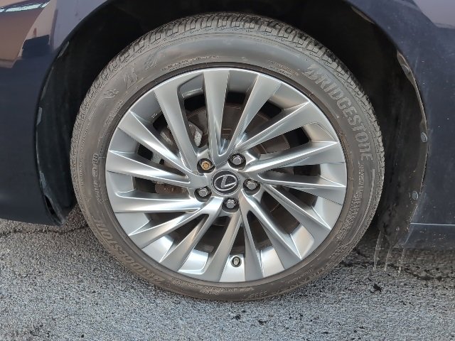 Used 2021 Lexus ES 300h w/ Luxury Package image 10