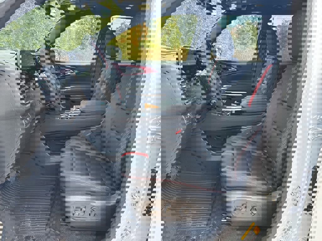 New 2026 Chevrolet Traverse RS w/ LPO, Floor Liner Package image 8