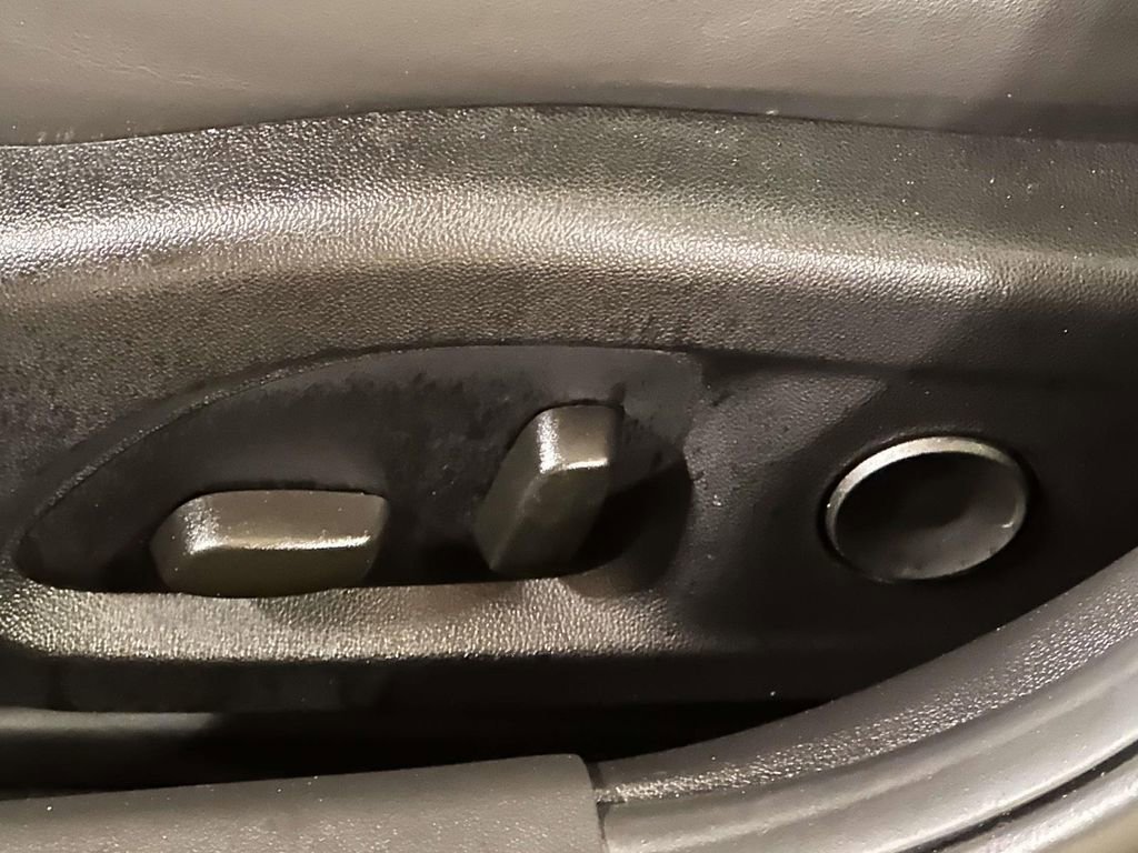 Used 2025 Cadillac CT4 Luxury image 14